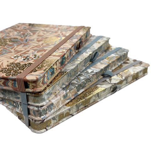 29- Notesz A/5 gumis Flower - 5703-10