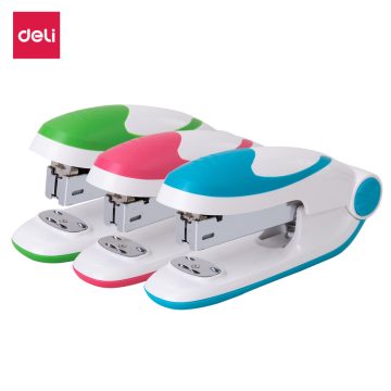 08- Tűzőgép Deli 24/6, 20 lap - 0319