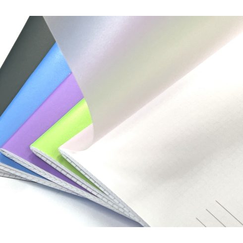 28- Füzet A4 60 lapos PP borítással kockás, vonalas