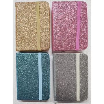 28- Notesz A7 gumis Glitter - 5801-8